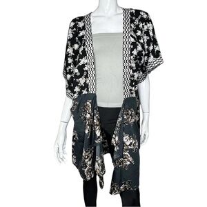 Steve Madden In Full Bloom Black and Cream Floral Kimono‎ Wrap